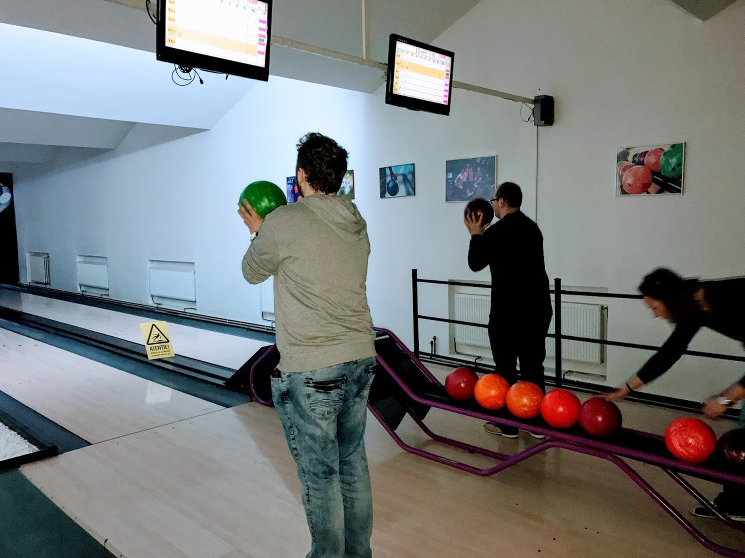 Strike Out Bowling Cup adi and gergo